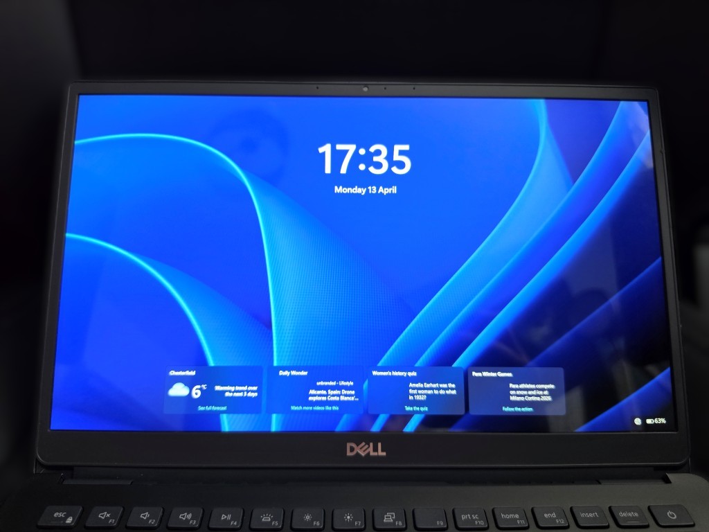 Refurbished Dell Vostro P114G 2