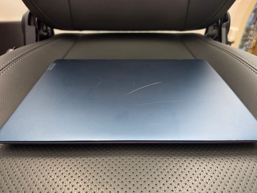 Lenovo IdeaPad 33oS-141KB 14" 6